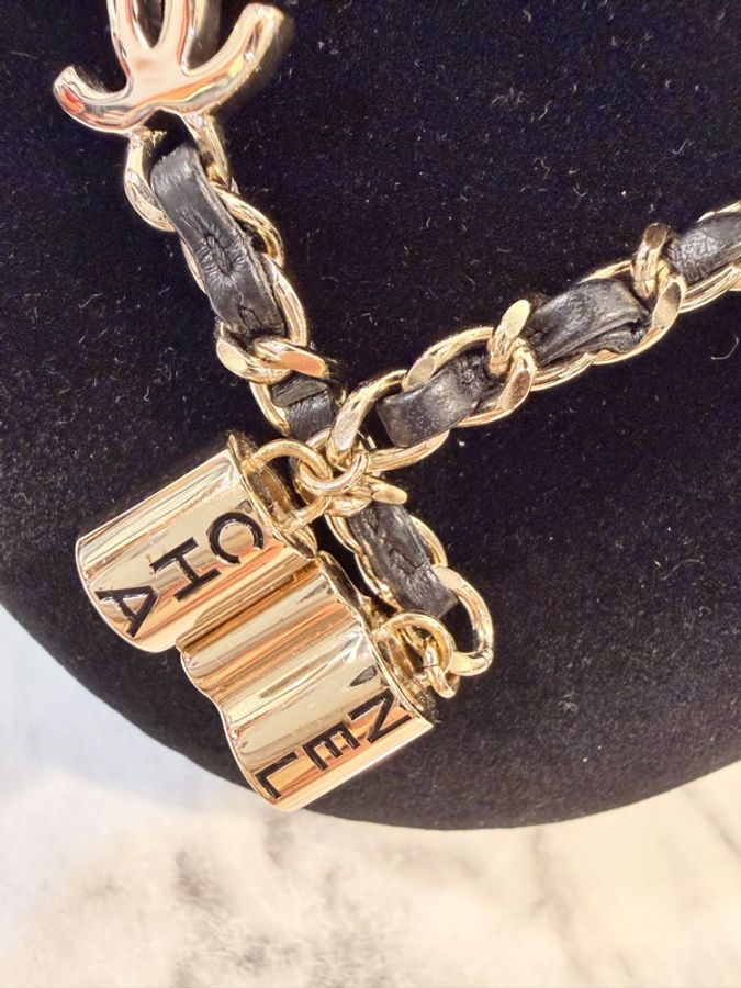 Chanel 淡金色皮穿鍊雙C耳機鍊-13