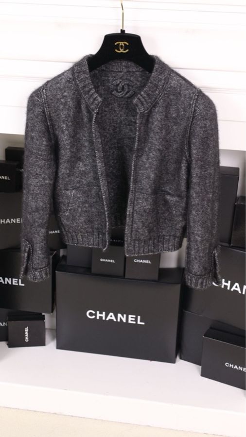 Chanel 13年深灰色山羊绒针织开衫圆领crop短外套-7