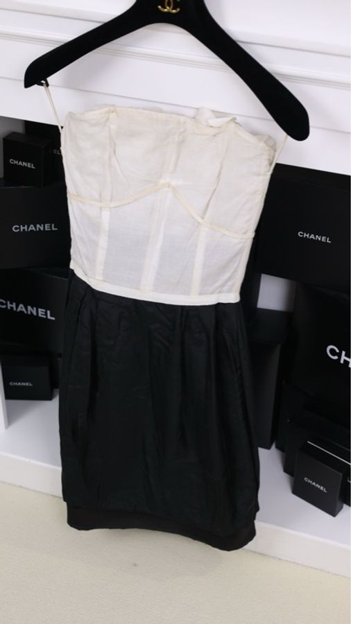 Chanel 88年山茶花波点滚边吊带连衣裙-7