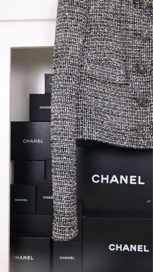 Chanel 15年迪拜系列黑白格纹亮片琉璃扣两口袋crop短外套22.10.20-20
