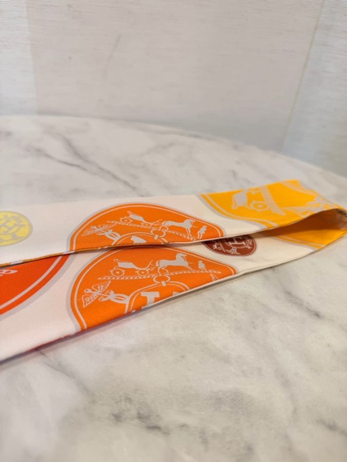 Hermes twilly 白底橘圓logo-6