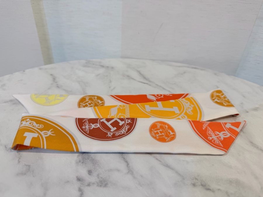 Hermes twilly 白底橘圓logo-9