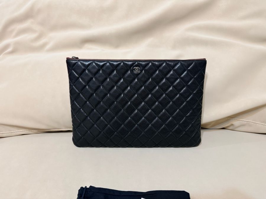 CHANEL 黑色 荔枝皮 ipad手拿包 大尺寸-1