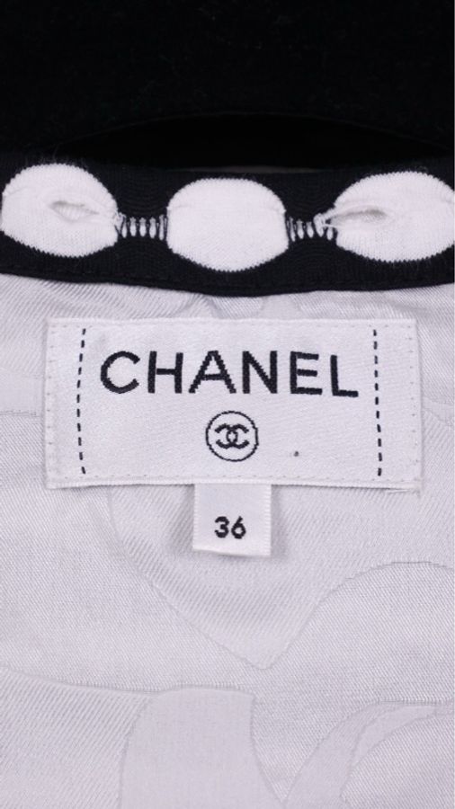 Chanel 24S秀款黑白波点拼接衬衫娃娃领花花钻扣长袖连衣裙外套领口可拆卸-9