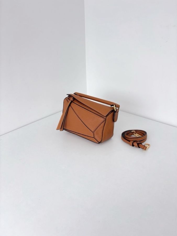 ✨Loewe|焦糖色 荔枝皮mini Puzzle幾何包|98新-4