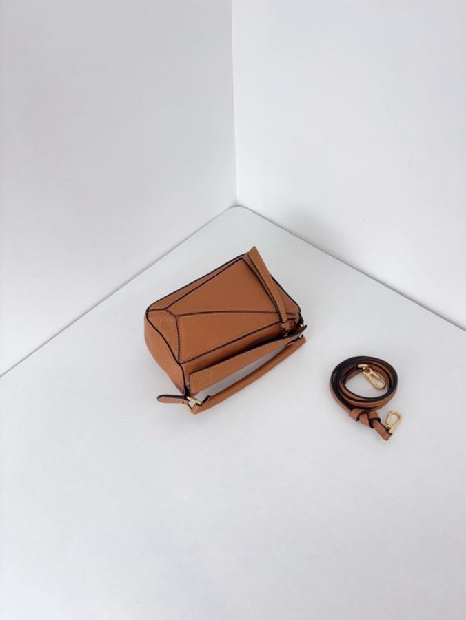 ✨Loewe|焦糖色 荔枝皮mini Puzzle幾何包|98新-5