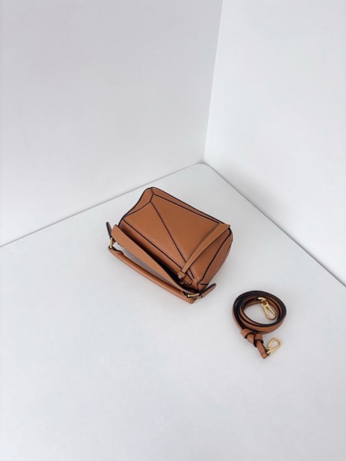 ✨Loewe|焦糖色 荔枝皮mini Puzzle幾何包|98新-6