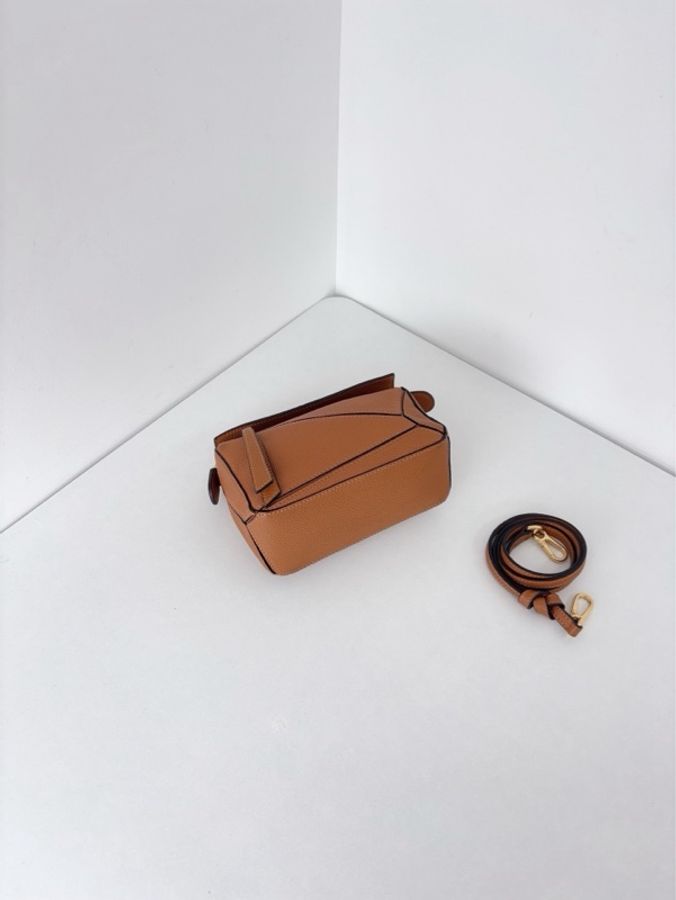 ✨Loewe|焦糖色 荔枝皮mini Puzzle幾何包|98新-7