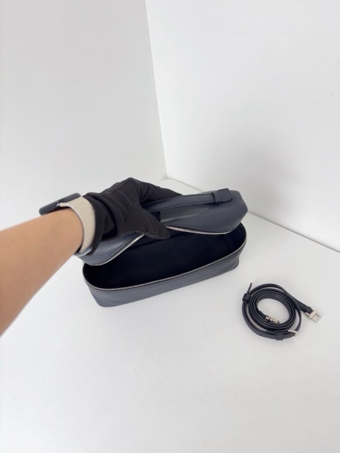 ✨Loro piana|Extra Pocket Lp27飯盒包|深藍近黑銀扣|顆粒面小牛皮|99新-8