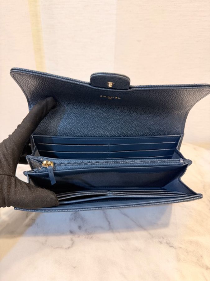 Chanel 珠光藍荔枝皮銀釦12卡下蓋長夾-16
