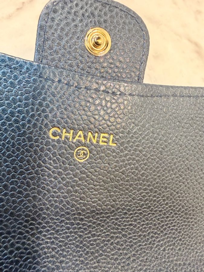 Chanel 珠光藍荔枝皮銀釦12卡下蓋長夾-23
