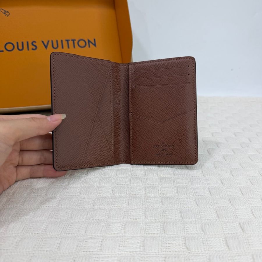 LV 直立式對開短夾-6