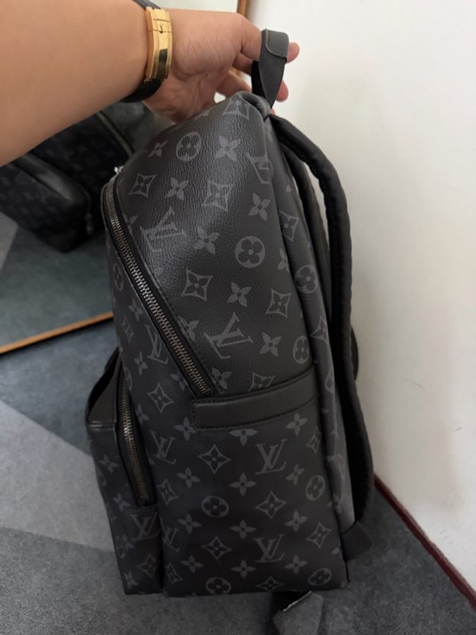 Lv黑原花Discovery後背包(M43186)芯片款-2