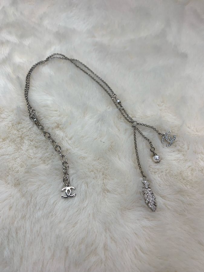 Chanel 香奈兒 銀色羽毛、珍珠、CC logo 頸鏈-25