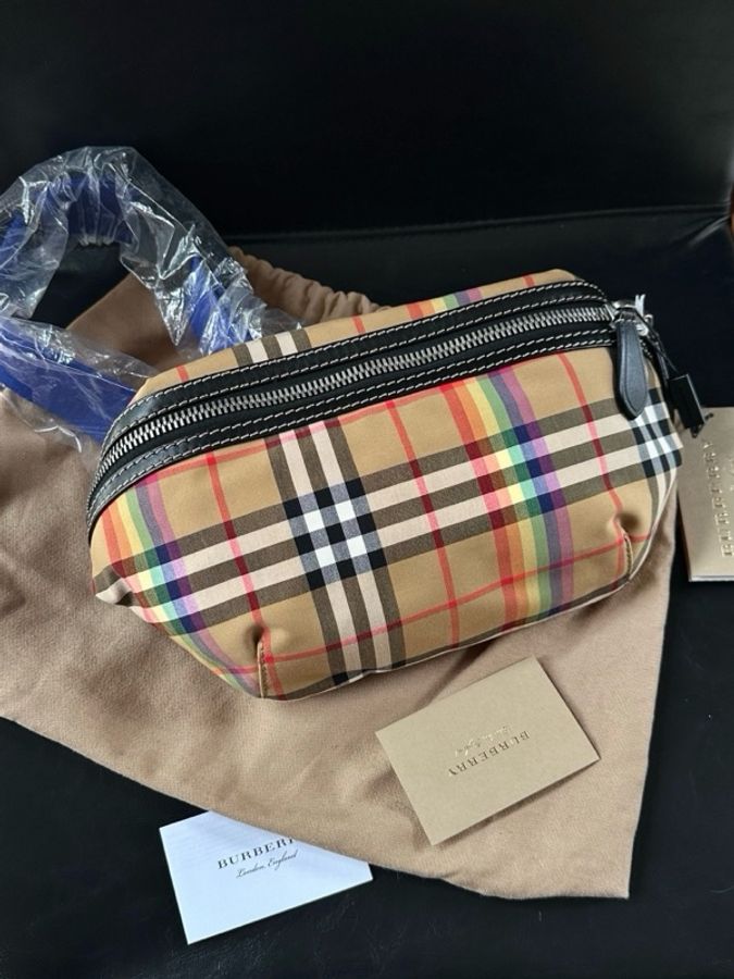 99新burberry博柏利經典彩虹 格紋經典腰包,尺寸:31*7.5* 16cm。配件:塵袋/-1