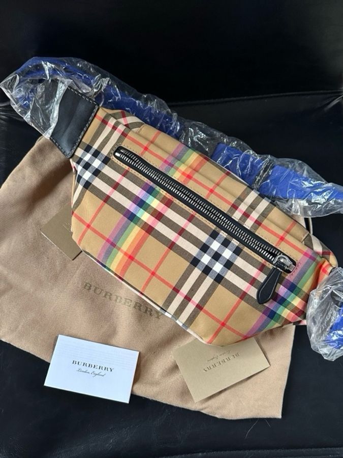 99新burberry博柏利經典彩虹 格紋經典腰包,尺寸:31*7.5* 16cm。配件:塵袋/-2