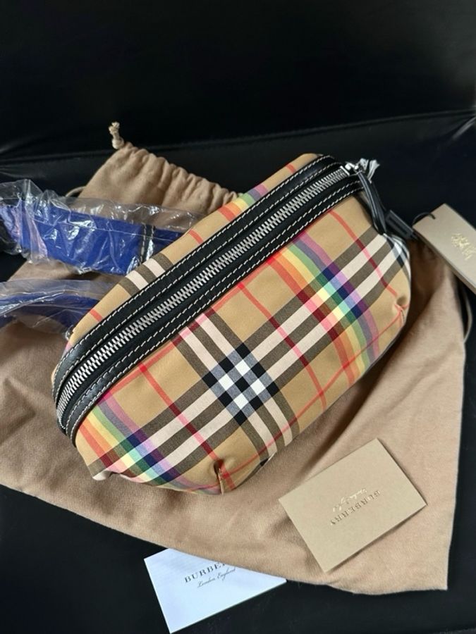 99新burberry博柏利經典彩虹 格紋經典腰包,尺寸:31*7.5* 16cm。配件:塵袋/-3
