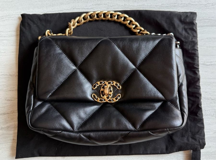 CHANEL 19 Bag 黑金羊皮 小號 26cm-0