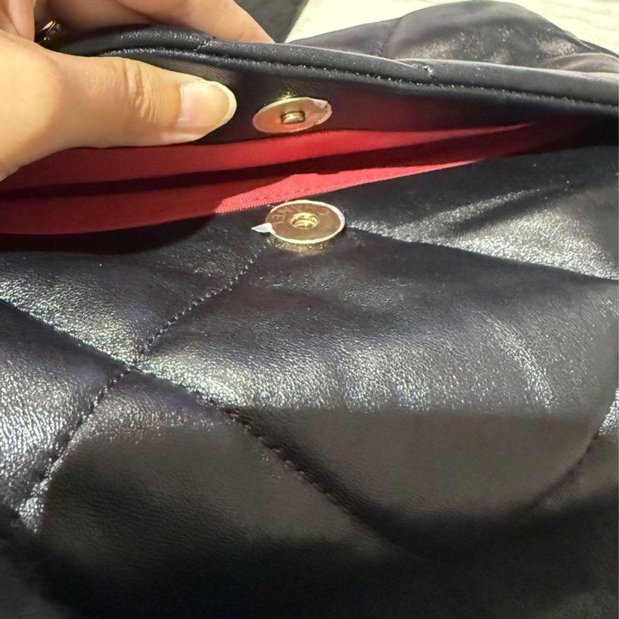 CHANEL 19 Bag 黑金羊皮 小號 26cm-8