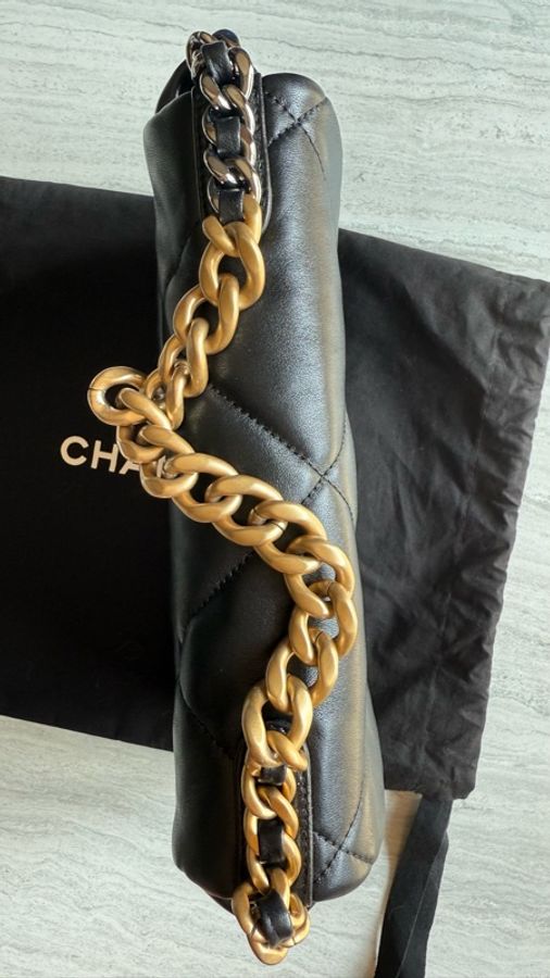 CHANEL 19 Bag 黑金羊皮 小號 26cm-9