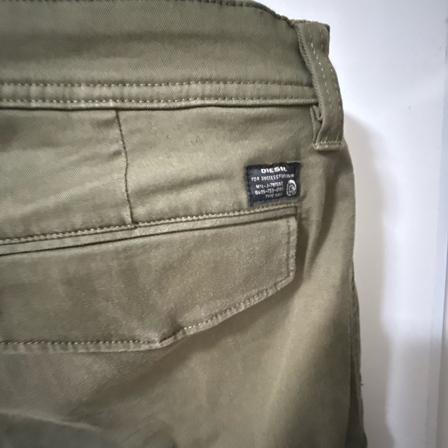 DIESEL軍綠工裝褲-3