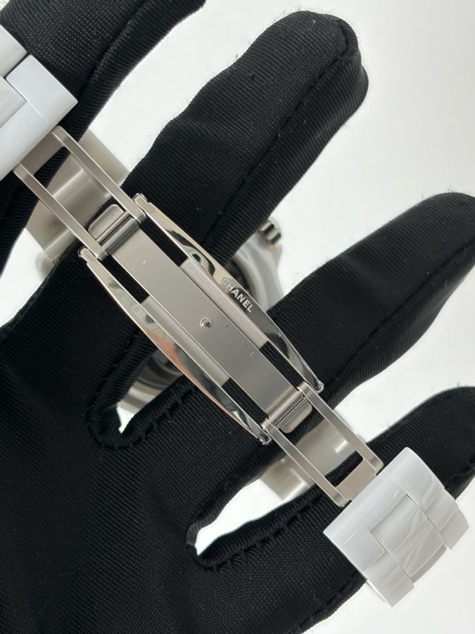 CHANEL 香奈兒J12系列H5705 .38表徑,12鑽 附件 保卡,盒-6