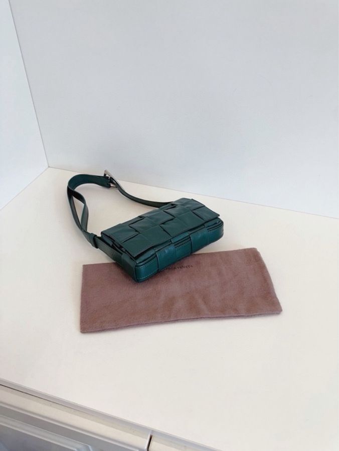 Bottega veneta葆蝶家cassette經典15格翻蓋郵差包 編織豆腐包 巨高級的雨樹綠油蠟皮-6