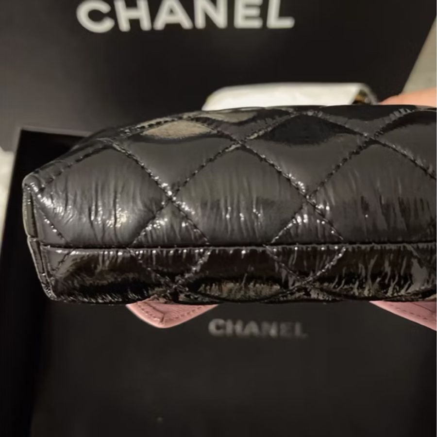 CHANEL 香奈兒《全新全配》粉紅蝴蝶結口金包|黑色油蠟皮革菱格紋|稀有收藏款|附購證-28