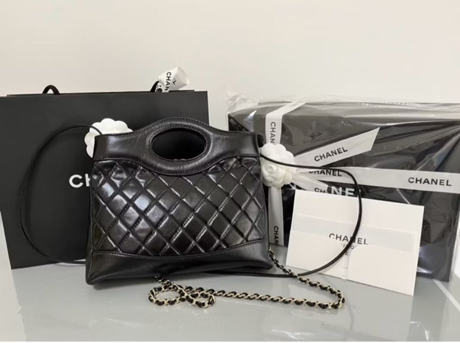 CHANEL《全新》31 Mini 購物袋 黑金|Mini 31 Shopping Bag|鏈帶肩背包|晶片款 全新全配-1
