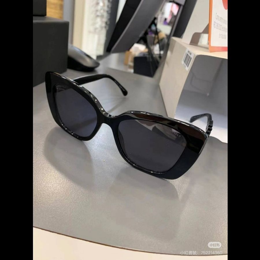 Chanel Logo鑲鑽字母黑色大框墨鏡-3