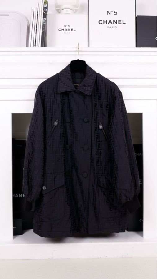 Fendi老花满印zucca黑金棉服外套-0
