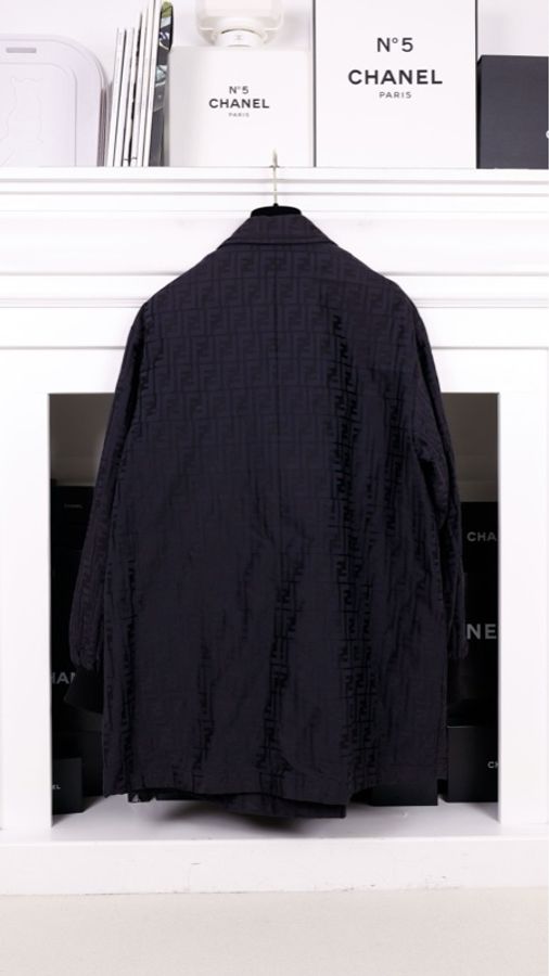 Fendi老花满印zucca黑金棉服外套-2