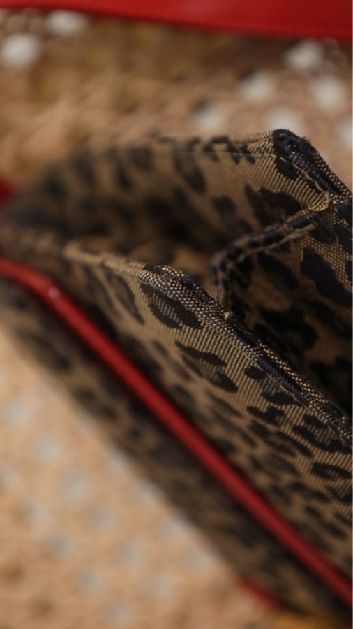 FENDI豹纹旋转扣信封包-13