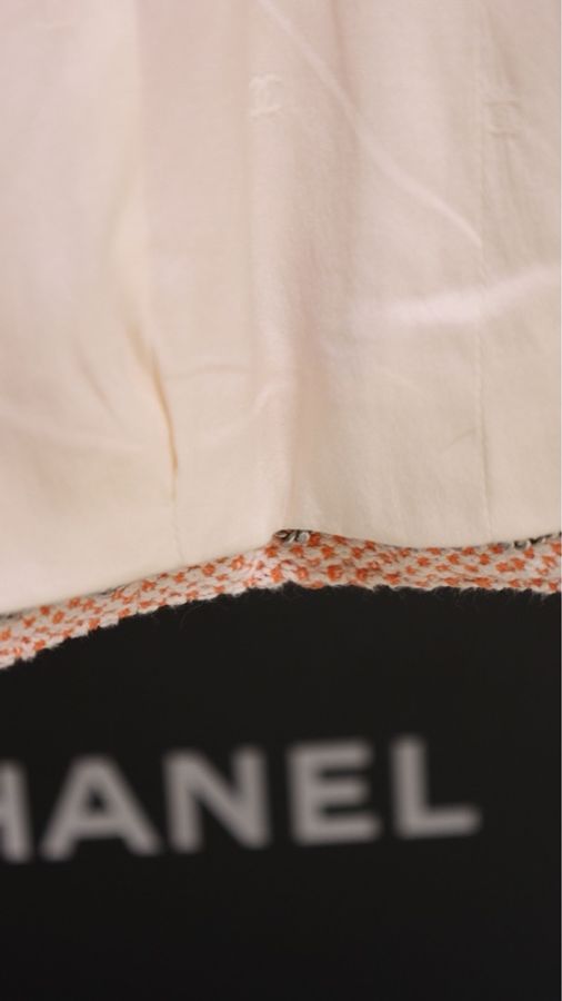 Chanel 97年秀款鲑鱼粉贝母扣外套-12