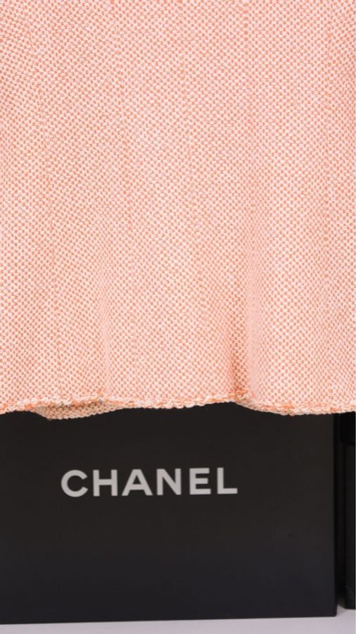 Chanel 97年秀款鲑鱼粉贝母扣外套-26