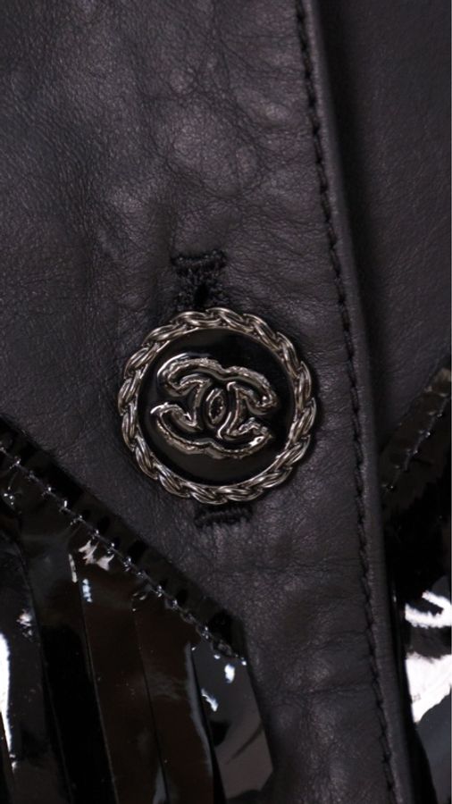 Chanel 19年沙滩系列秀款Jennie同款黑色小羊皮流苏皮衣外套-16