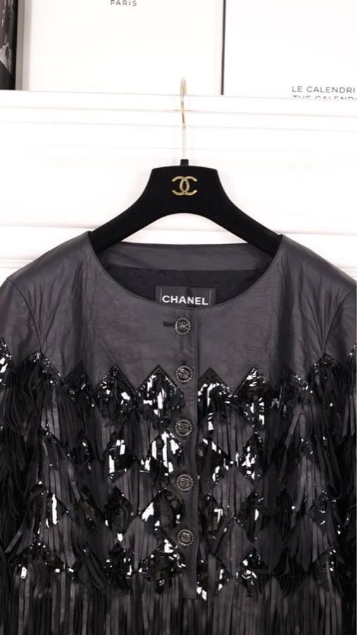 Chanel 19年沙滩系列秀款Jennie同款黑色小羊皮流苏皮衣外套-19