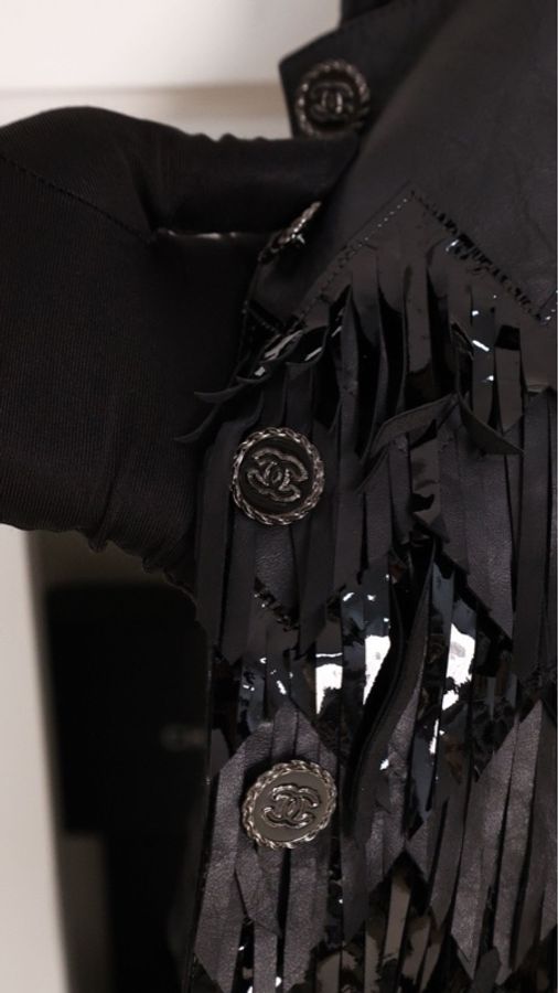 Chanel 19年沙滩系列秀款Jennie同款黑色小羊皮流苏皮衣外套-38