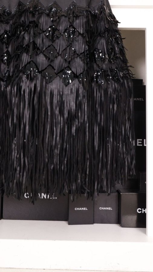 Chanel 19年沙滩系列秀款Jennie同款黑色小羊皮流苏皮衣外套-45