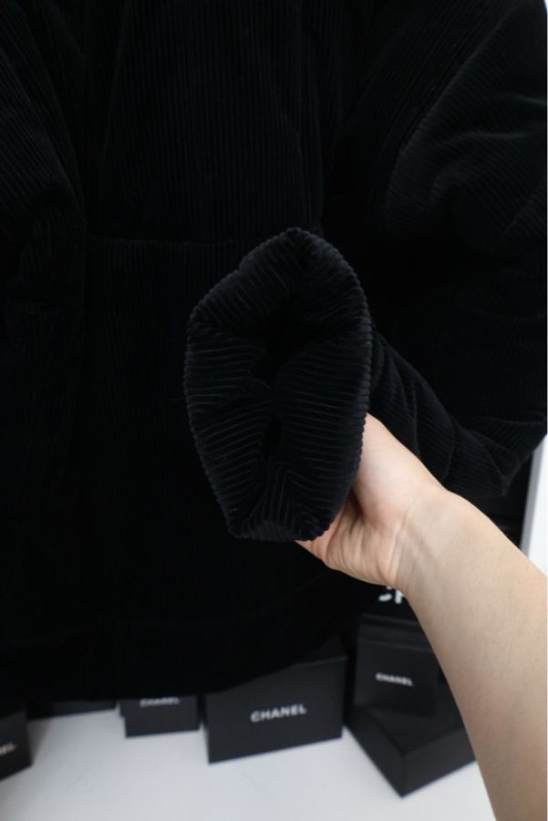 Chanel 03年运动方标系列黑色灯芯绒棉服-9