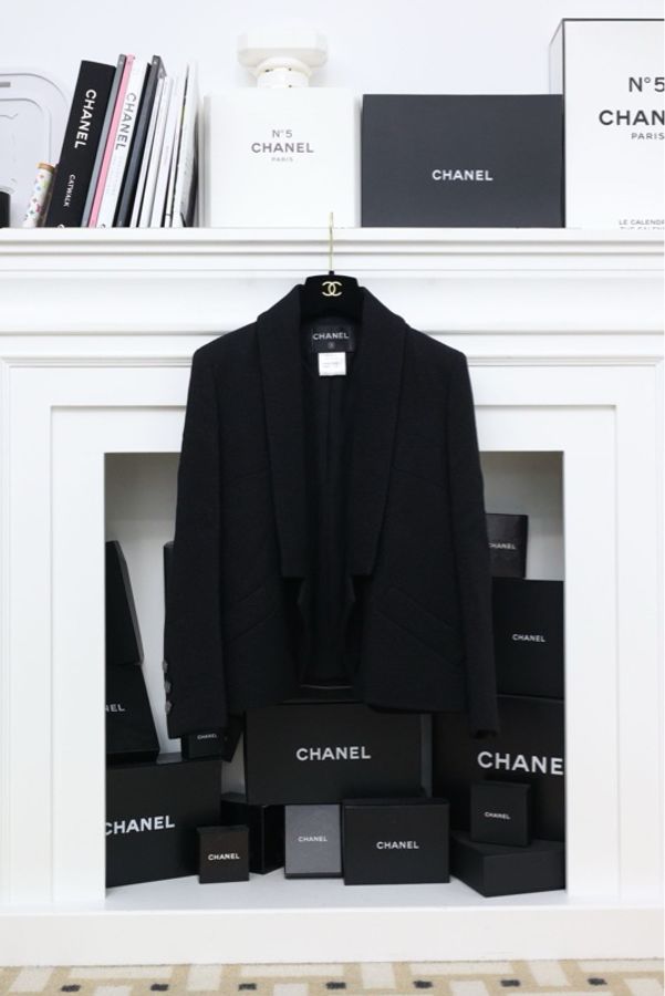 Chanel 14年黑色羊毛大翻领两口袋外套-0