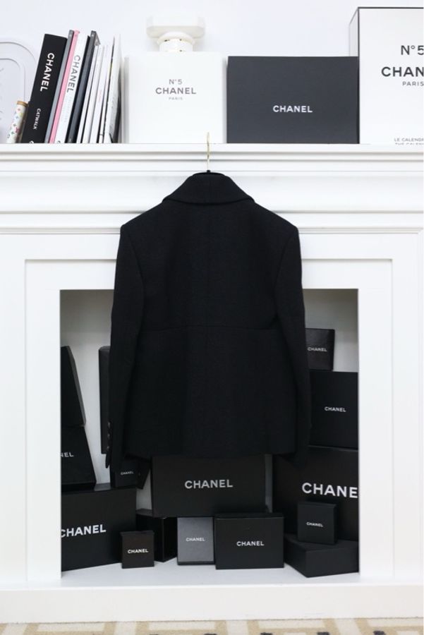 Chanel 14年黑色羊毛大翻领两口袋外套-2