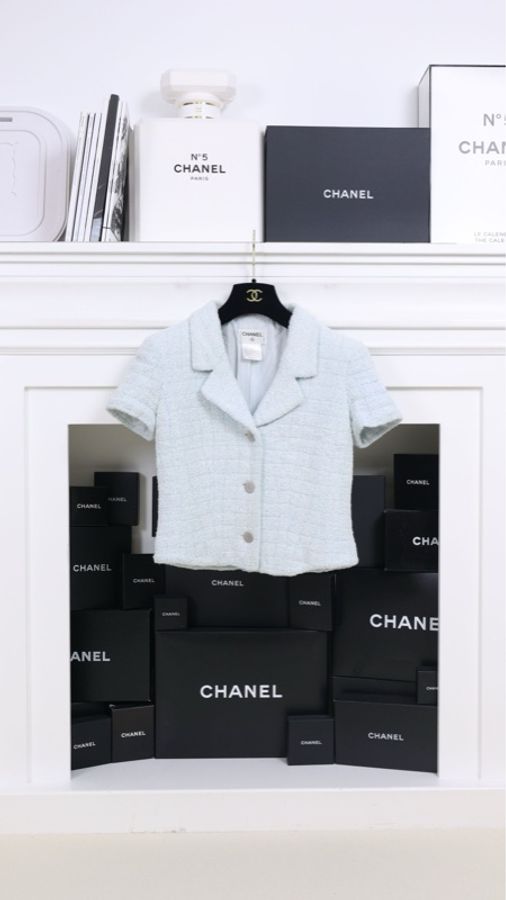 Chanel 2000年天蓝色短袖外套-0
