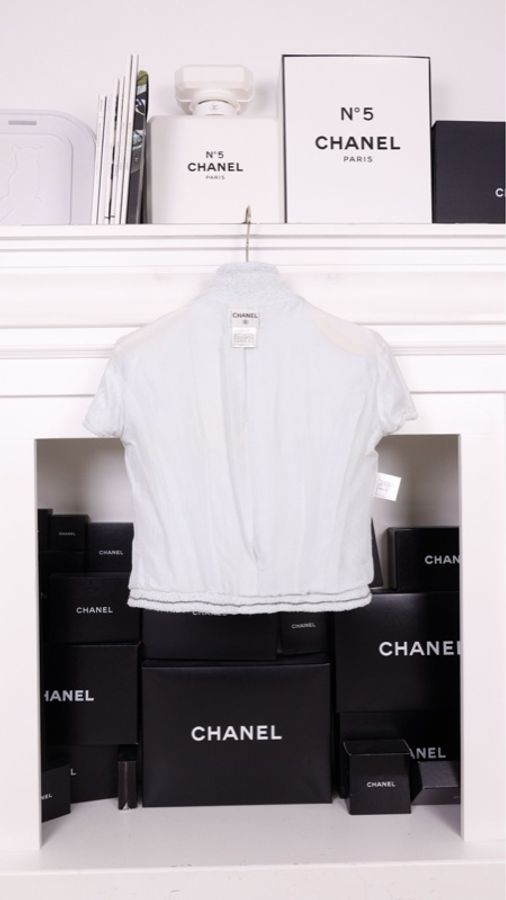 Chanel 2000年天蓝色短袖外套-1