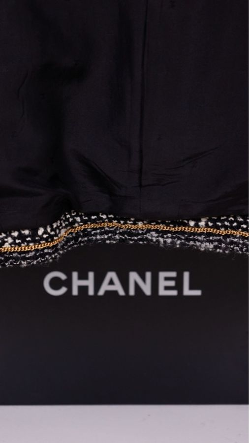 Chanel 94年秀款黑白拼色雪花外套-26