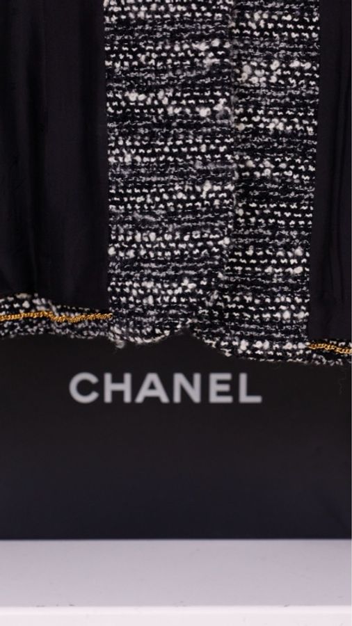Chanel 94年秀款黑白拼色雪花外套-30
