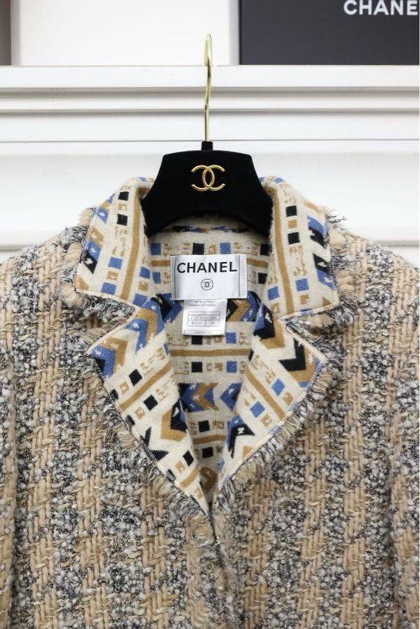 Chanel 04年秋冬秀款燕麦奶茶波西米亚内衬翻领西装外套-16