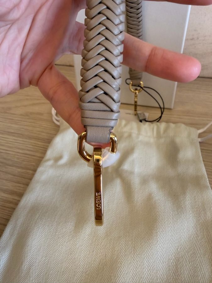 Loewe 皮革編織短把手-沙色-4