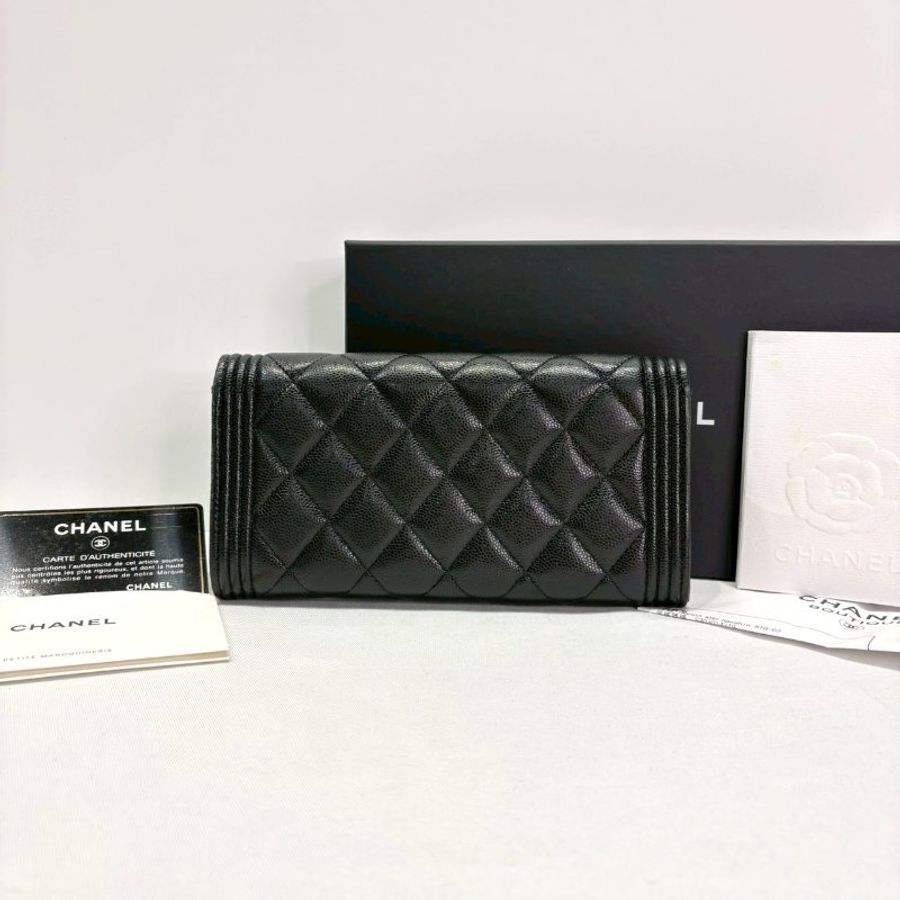 CHANEL Boy黑銀荔枝皮釦式長夾-1
