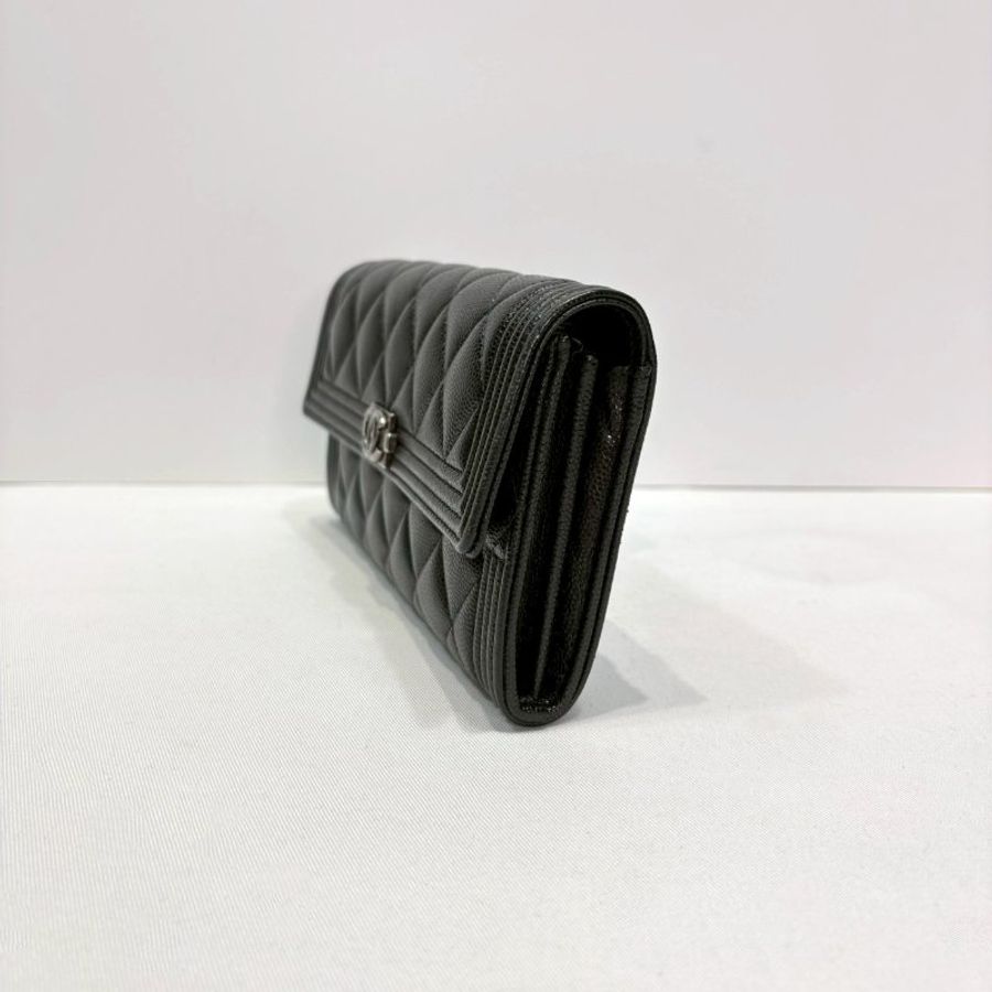 CHANEL Boy黑銀荔枝皮釦式長夾-2
